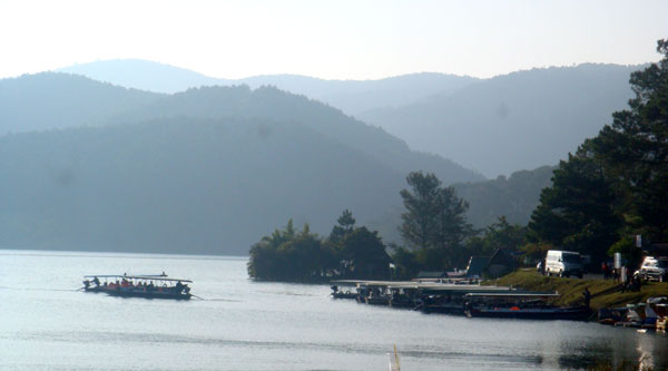 Hồ Tuyền Lâm về chiều
