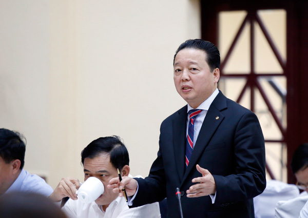 Bộ Trưởng Bộ Tài nguyên Môi trường Trần Hồng Hà phát biểu đóng góp ý kiến về tình hình kinh tế - xã hội tỉnh Lâm Đồng 6 tháng đầu năm 2018