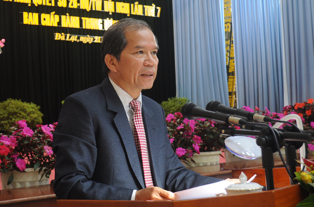 Đồng chí Nguyễn Xuân Tiến phát biểu kết luận hội nghị
