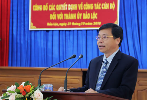 Tân Bí thư Thành ủy Bảo Lộc Nguyễn Văn Triệu phát biểu tại buổi lễ