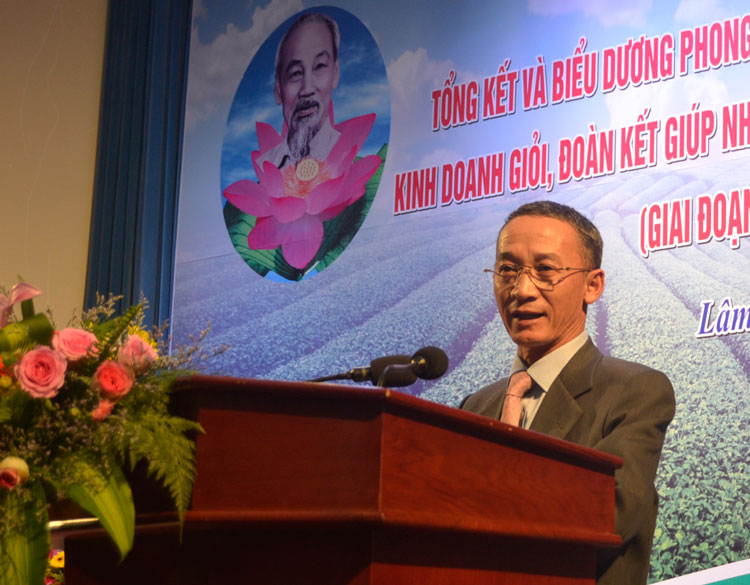 đồng chí Trần Văn Hiệp - Phó Bí thư Tỉnh ủy Lâm Đồng phát biểu tại Hội nghị