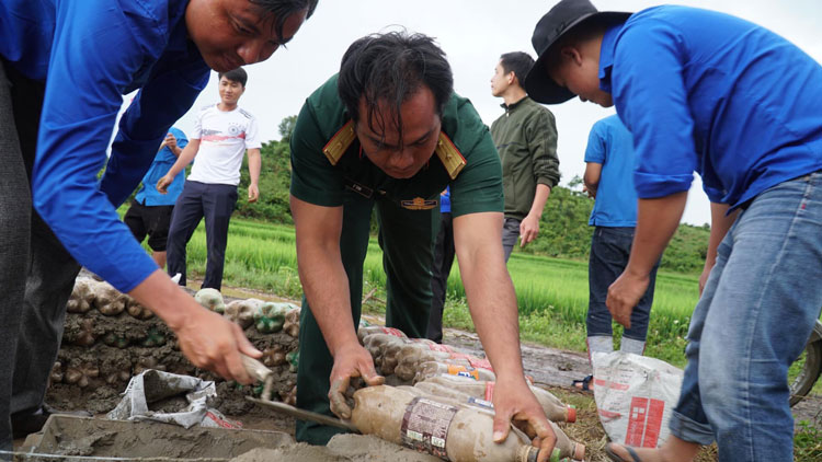 Mô hình “Bể chứa rác thải nông nghiệp từ rác thải nhựa” của huyện Đoàn Di Linh. Ảnh: huyện Đoàn Di Linh 