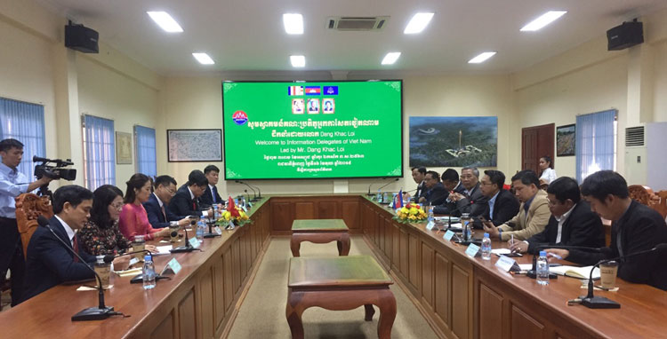 Đoàn công tác làm việc với Bộ Thông tin Vương Quốc Campuchia