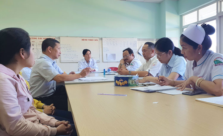 Bệnh viện II Lâm Đồng tiến hành họp Hội đồng chuyên môn làm rõ nguyên nhân tử vong của sản phụ Kiều