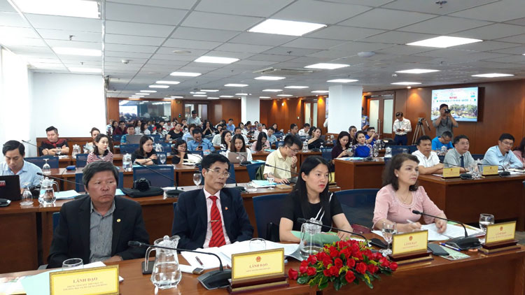 Lãnh đạo sở, ngành và TP Đà Lạt - Bảo Lộc tham gia buổi họp báo