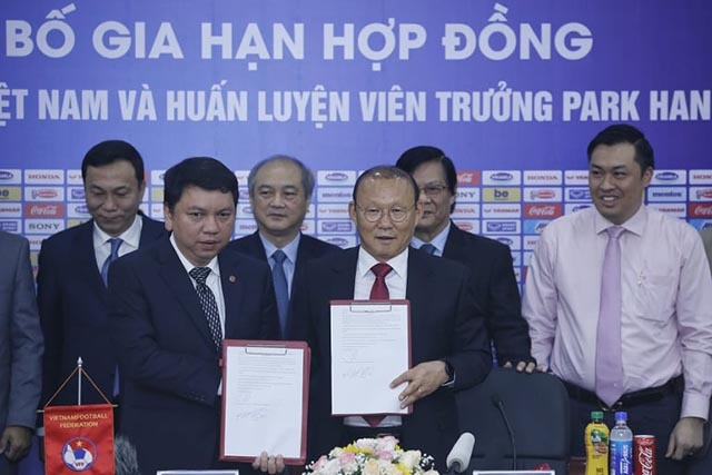 HLV Park Hang Seo chính thức ký hợp đồng gia hạn thêm ba năm với bóng đá Việt Nam