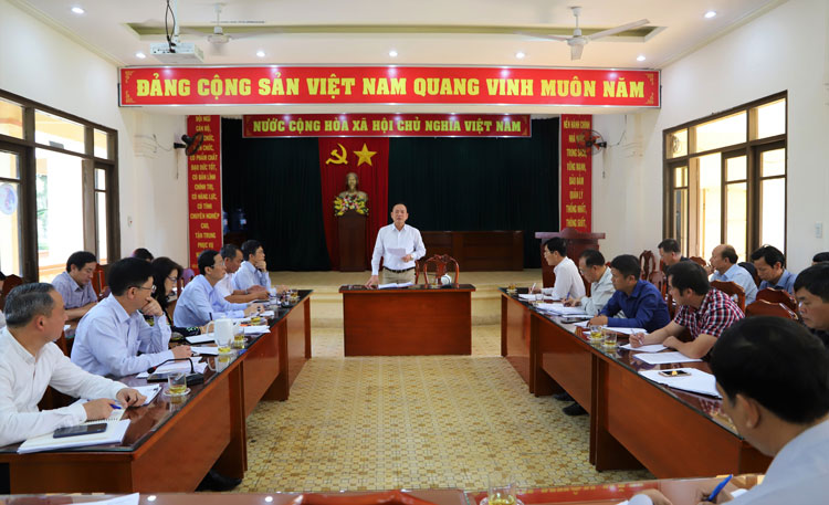 Phó Chủ tịch UBND tỉnh Nguyễn Văn Yên phát biểu chỉ đạo tại buổi làm việc