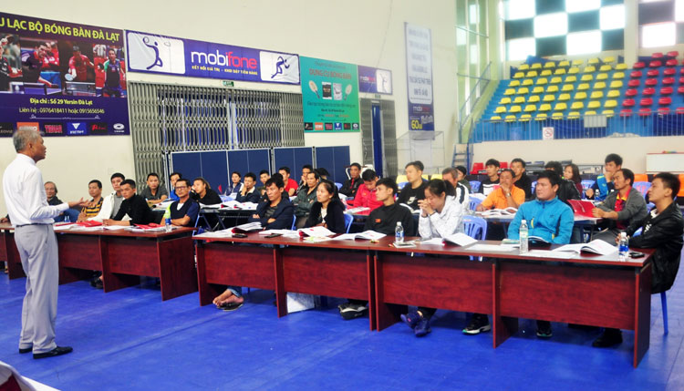 Các HLV cấp 1 quốc gia toàn quốc tham gia lớp tập huấn tại Đà Lạt