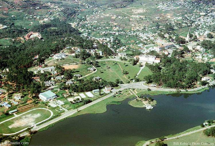 Hồ Xuân Hương vào năm 1968 trong không ảnh của Bill Robie. Ảnh tư liệu