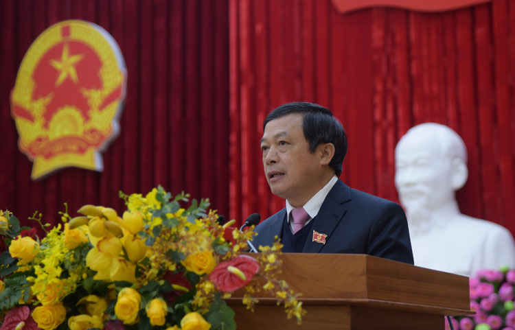 Chủ tịch UBND tỉnh Lâm Đồng Đoàn Văn Việt tiếp thu ý kiến đại biểu 