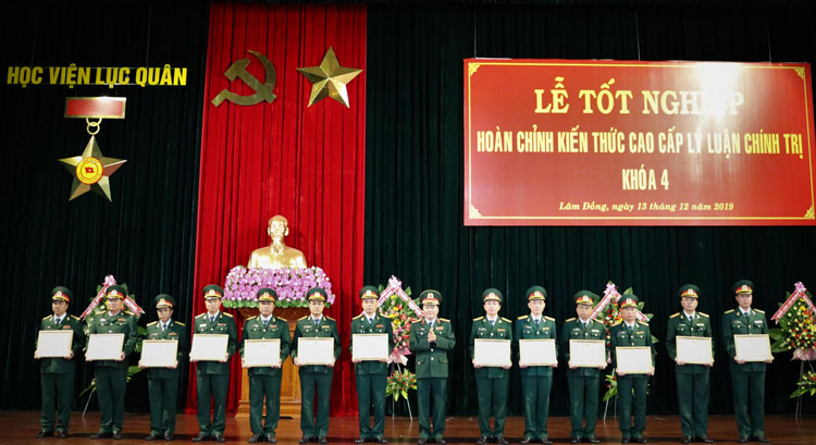 399 học viên tham dự Lễ tốt nghiệp