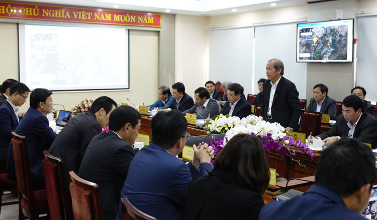 Đồng chí Nguyễn Xuân Tiến - Ủy viên Ban Chấp hành Trung ương Đảng, Bí thư Tỉnh ủy Lâm Đồng phát biểu tại buổi làm việc