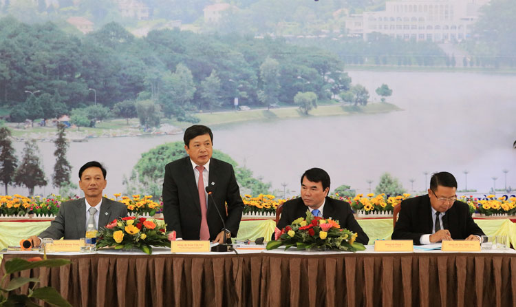 Đồng chí Đoàn Văn Việt – Chủ tịch UBND tỉnh phát biểu tại tọa đàm
