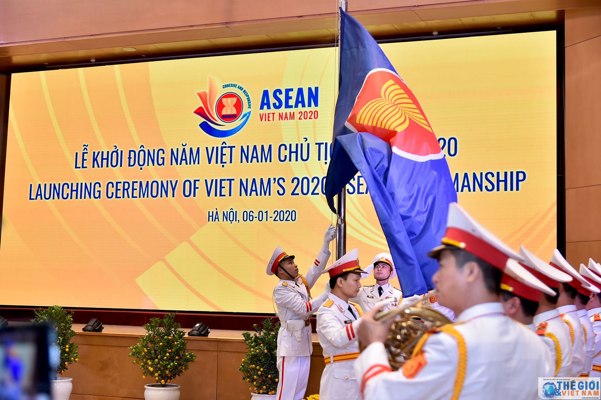 Thượng cờ ASEAN tại Lễ Khởi động năm Chủ tịch ASEAN 2020