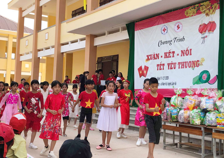 Niềm vui ngày tết đến gần với Trường Tiểu học Hai Bà Trưng, xã Nam Hà