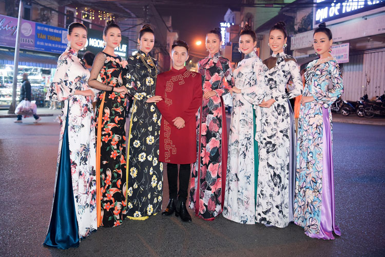 Vẻ đẹp của thành phố hoa được NTK Đỗ Nguyễn đưa lên tà áo dài truyền thống