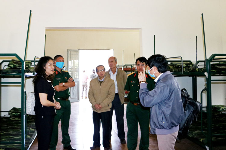 Đoàn công tác Sở Y tế Lâm Đồng kiểm tra, khảo sát tại Khu huấn luyện tập trung Ban Chỉ huy Quân sự TP Bảo Lộc 