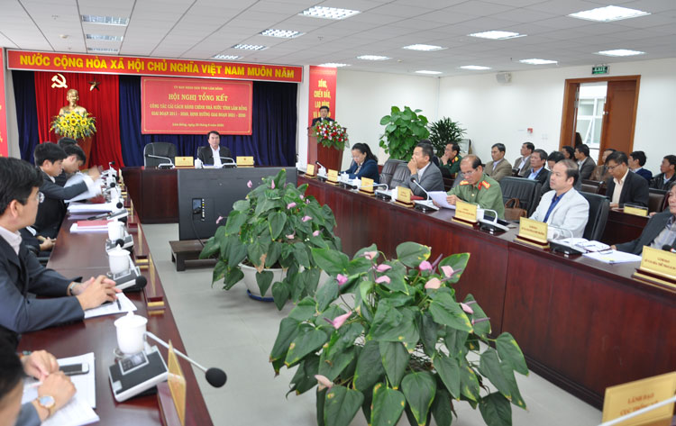 Chủ tịch UBND tỉnh Đoàn Văn Việt phát biểu kết luận hội nghị