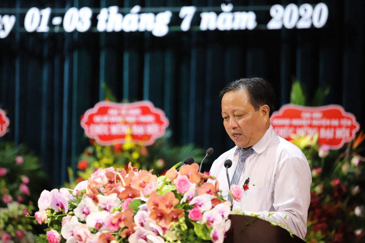 Đồng chí Nguyễn Minh Tánh - Tổ trưởng Ban kiểm phiếu đọc biên bản kiểm phiếu trước Đại hội