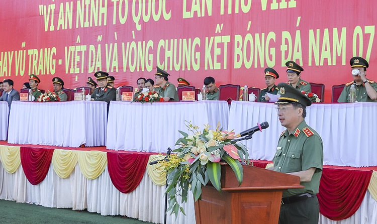 Thiếu tướng Nguyễn Văn Thành phát biểu tại lễ khai mạc