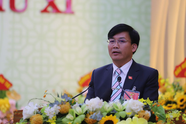 Đại diện Đảng bộ huyện Lâm Hà tham luận nội dung “Những giải pháp đổi mới hiệu quả phương thức lãnh đạo của Đảng bộ huyện, góp phần xây dựng Đảng bộ trong sạch vững mạnh trong điều kiện mới”