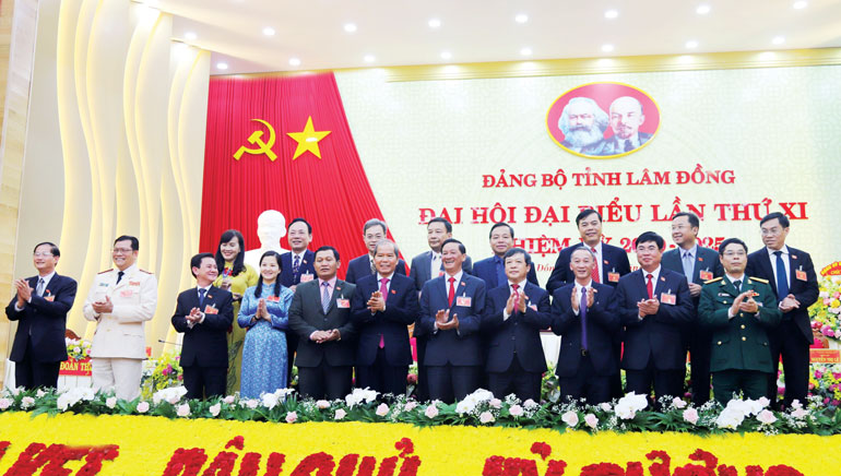 Đoàn đại biểu tỉnh Lâm Đồng dự Đại hội toàn quốc lần thứ XIII của Đảng 
