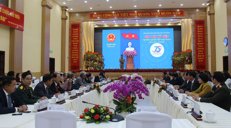 Toàn cảnh buổi gặp mặt kỷ niệm 75 năm Quốc hội Việt Nam