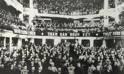 Ngày 2 tháng 3 năm 1946, tại Nhà hát lớn Hà Nội đã diễn ra phiên khai mạc Kỳ họp thứ nhất Quốc hội khóa I. Ảnh tư liệu