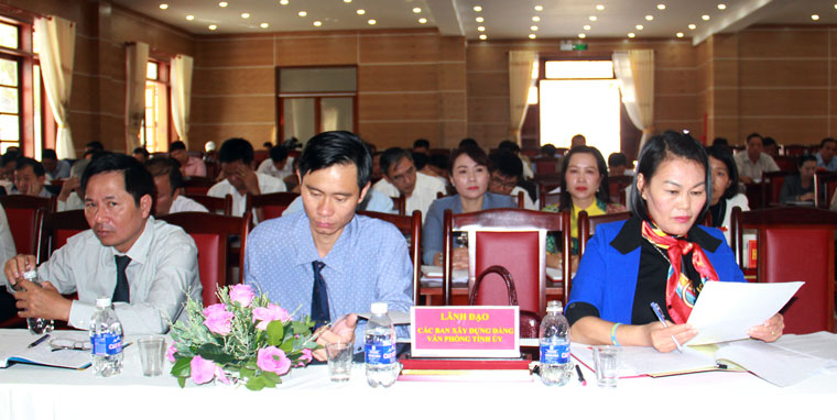 Đồng Nguyễn Thị Nhạn và các đại biểu tham dự 
