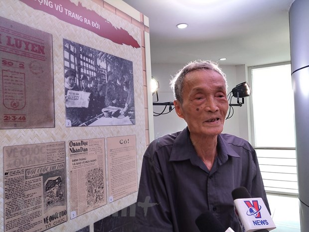 Nhà báo, Đại tá Nguyễn Khắc Tiếp (99 tuổi) nguyên phóng viên Thông tấn xã Việt Nam.