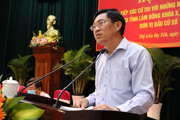 Ông Võ Ngọc Hiệp - Chủ tịch Ủy ban MTTQ Việt Nam tỉnh thay mặt các ứng cử viên tiếp thu ý kiến cử tri địa phương