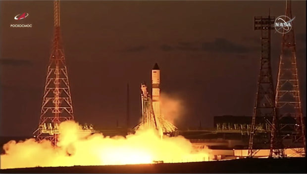 Tên lửa đẩy Soyuz mang theo tàu vũ trụ Tiến bộ