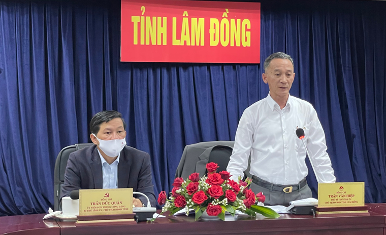 Chủ tịch UBND tỉnh Lâm Đồng Trần Văn Hiệp phát biểu tại cuộc họp