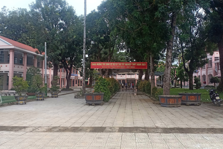 Điểm thi mới Trường THCS Nguyễn Văn Trỗi (huyện Đạ Tẻh) đang tích cực các công tác chuẩn bị cho kỳ thi, ảnh chụp sáng 5/7  