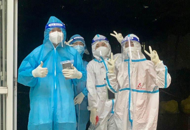 Giảng viên, sinh viên Trường Cao đẳng Y tế Lâm Đồng tình nguyện tiếp tục ở lại Bình Dương chống dịch Covid-19