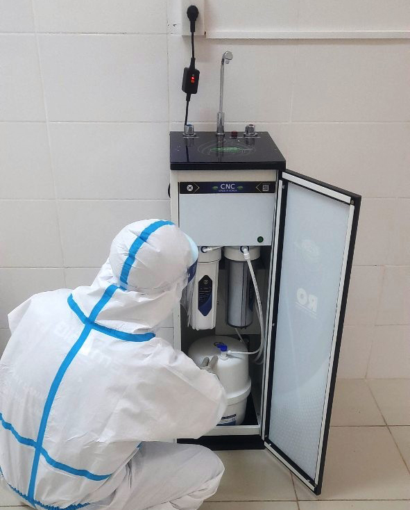 Đoàn Thanh niên cơ sở Công ty Điện lực Lâm Đồng đã tiến hành bàn giao 4 máy lọc nước RO-CNC 10A2 cho Bệnh viện Nhi Lâm Đồng