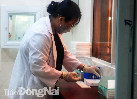 (ĐN)- Dong Nai recorded an additional 799 COVID-19 infections, including 10 detected in the community, in the past 24 hours to 7am on September 28, according to the Deparment of Health.