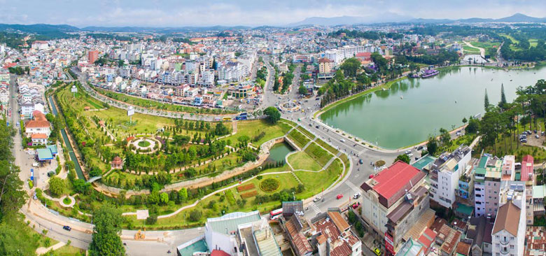 Thành phố Đà Lạt, nơi diễn ra sôi động các hoạt động kinh doanh, chuyển nhượng bất động sản