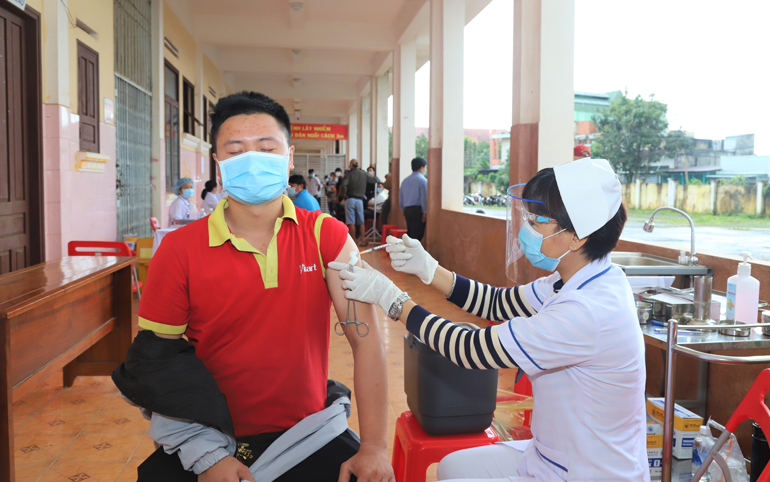 TP Bảo Lộc đã hoàn thành tiêm 30.000 liều vắc xin phòng Covid-19 trong đợt 15 cho người dân