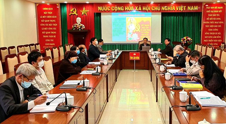 Các đại biểu tham dự hội nghị quán triệt Nghị quyết tại điểm cầu Ủy ban MTTQ Việt Nam tỉnh