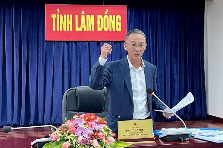 Chủ tịch UBND tỉnh Lâm Đồng Trần Văn Hiệp kết luận tại hội nghị