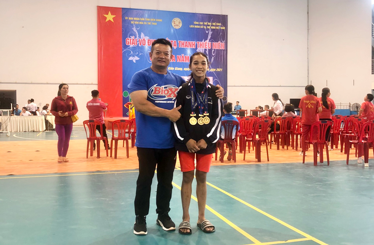 Ka Hoài giành được 3 huy chương vàng tại Giải Vô địch Cử tạ Thanh thiếu niên quốc gia năm 2021