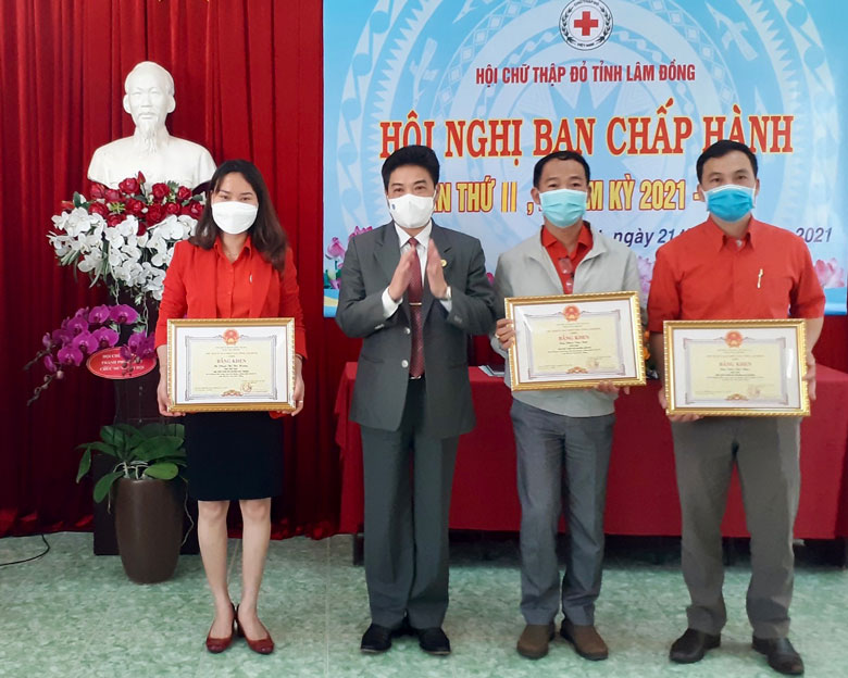 Hội Chữ thập đỏ Lâm Đồng chung tay phòng, chống dịch COVID-19