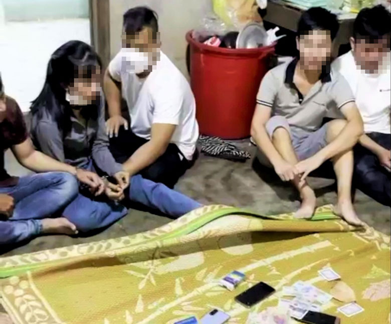 Đạ Huoai: Triệt phá sòng bạc tổ chức sát phạt tại nhà riêng