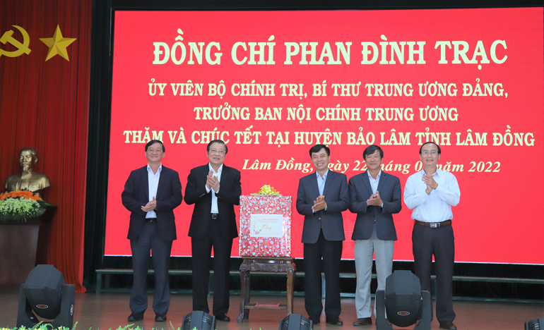 Đồng chí Phan Đình Trạc – Trưởng Ban Nội chính Trung ương thăm, chúc tết tại Lâm Đồng