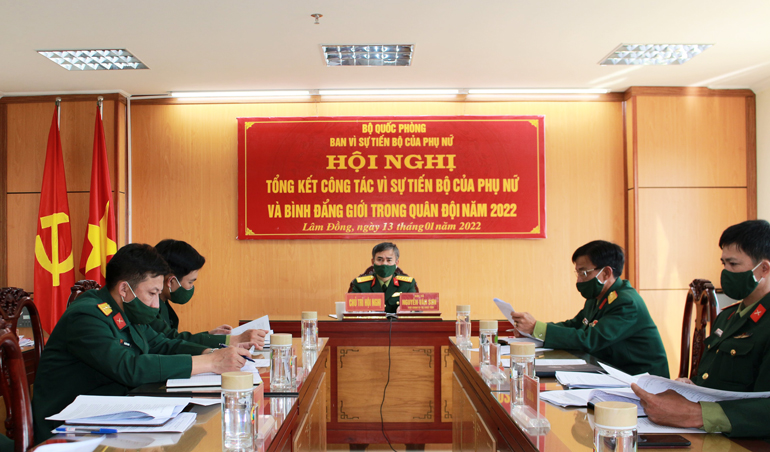 Đại tá Nguyễn Văn Sơn – Phó Chính uỷ Bộ Chỉ huy Quân sự tỉnh và đại diện các ban ngành thuộc Bộ Chỉ huy Quân sự tỉnh đã tham dự tại điểm cầu Lâm Đồng
