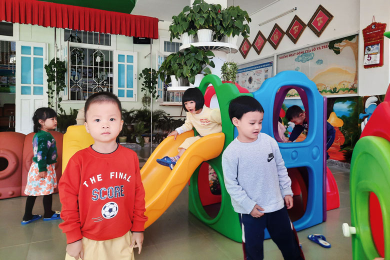 Trẻ mầm non Lâm Đồng đến trường học trực tiếp, năm học 2021-2022