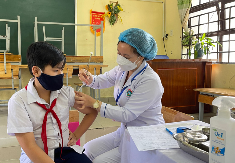 Tiêm vắc xin phòng Covid-19 cho trẻ dưới 12 tuổi tại TP Đà Lạt