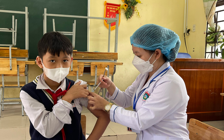 Tiêm vắc xin phòng Covid-19 cho trẻ dưới 12 tuổi tại TP Đà Lạt