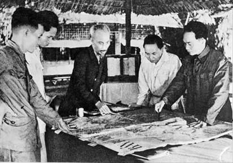 Ngày 6/12/1953, Bộ Chính trị quyết định mở Chiến dịch Điện Biên Phủ. Ảnh tư liệu